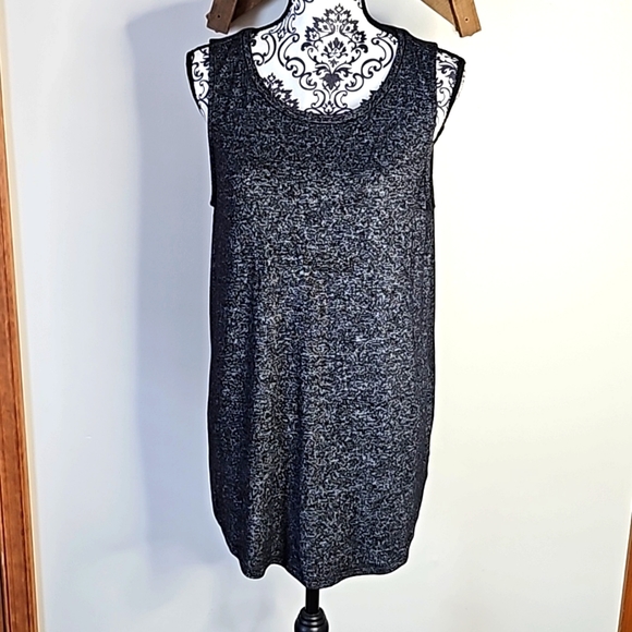 Old Navy Woman's Top EUC - Picture 1 of 5